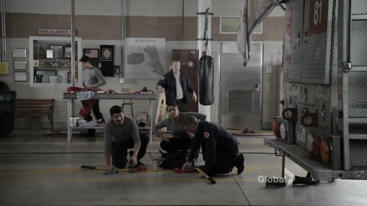 VampireDiariesWorld_dot_nl-ChigagoFire4x05-1239.jpg