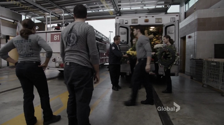 VampireDiariesWorld_dot_nl-ChigagoFire4x05-1266.jpg