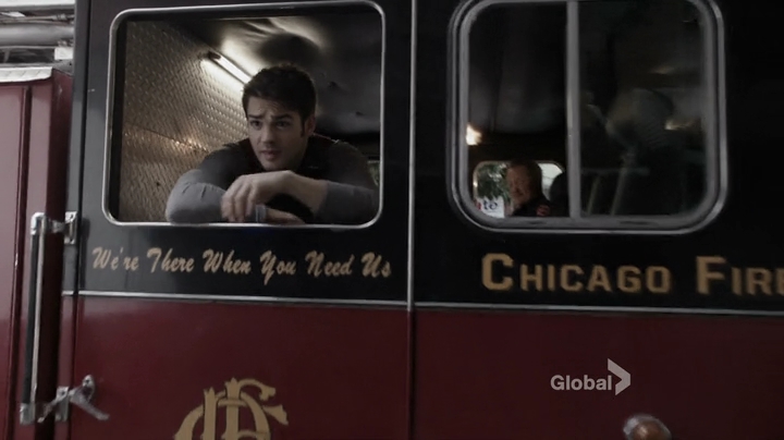 VampireDiariesWorld_dot_nl-ChigagoFire4x05-1277.jpg
