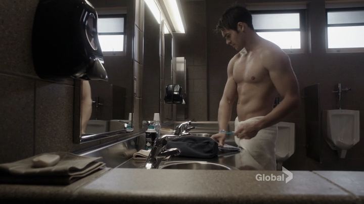 VampireDiariesWorld_dot_nl-ChigagoFire4x05-1379.jpg