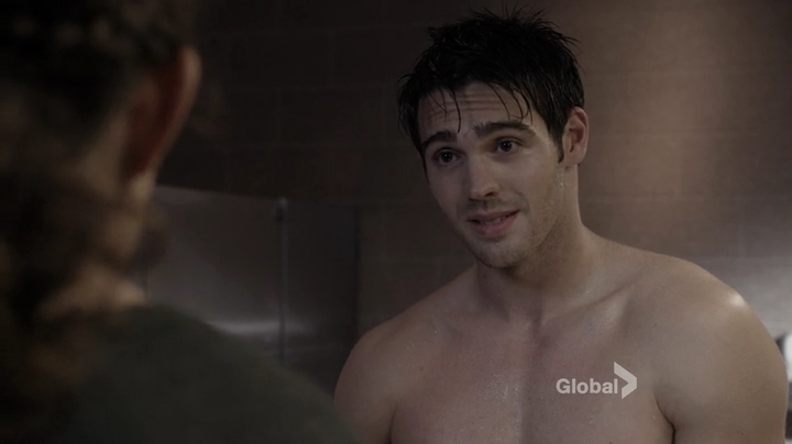 VampireDiariesWorld_dot_nl-ChigagoFire4x05-1412.jpg