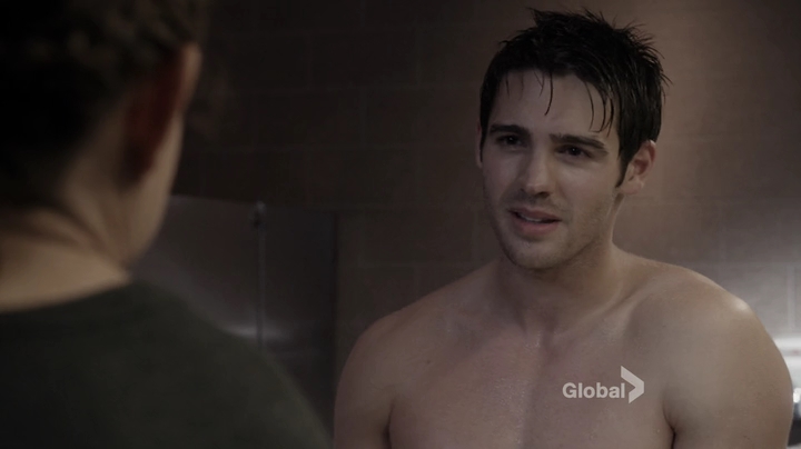 VampireDiariesWorld_dot_nl-ChigagoFire4x05-1423.jpg