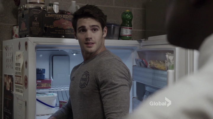 VampireDiariesWorld_dot_nl-ChigagoFire4x05-1657.jpg