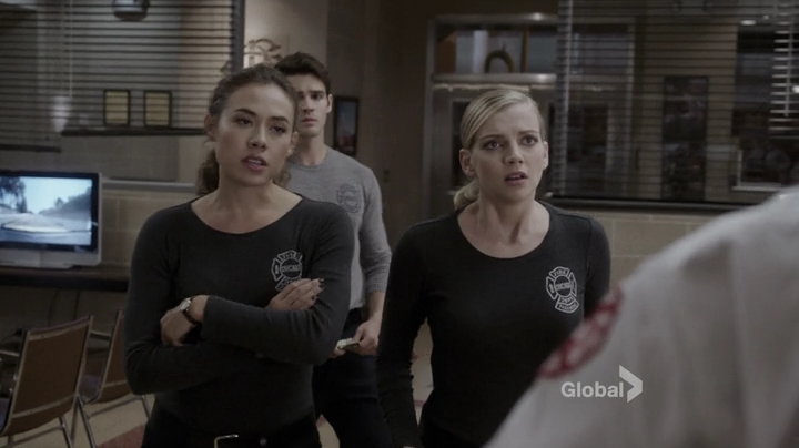VampireDiariesWorld_dot_nl-ChigagoFire4x05-1687.jpg