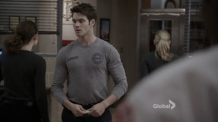 VampireDiariesWorld_dot_nl-ChigagoFire4x05-1693.jpg