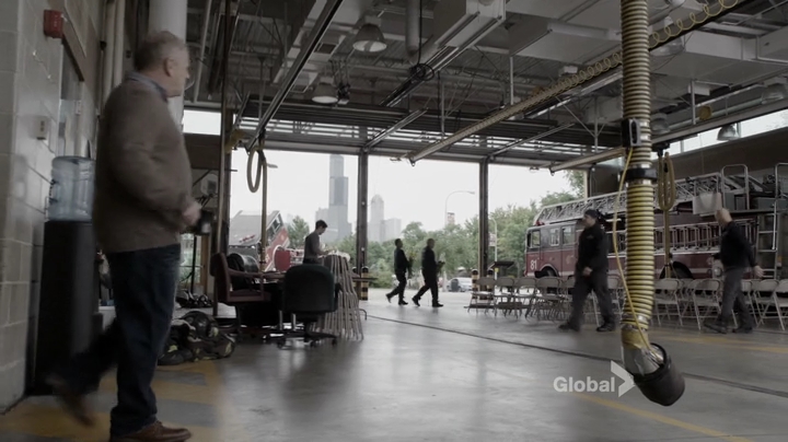 VampireDiariesWorld_dot_nl-ChigagoFire4x05-1825.jpg