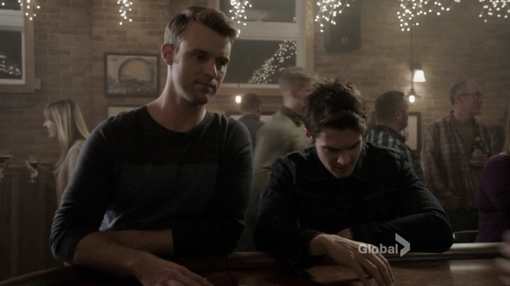 VampireDiariesWorld_dot_nl-ChigagoFire4x05-2157.jpg