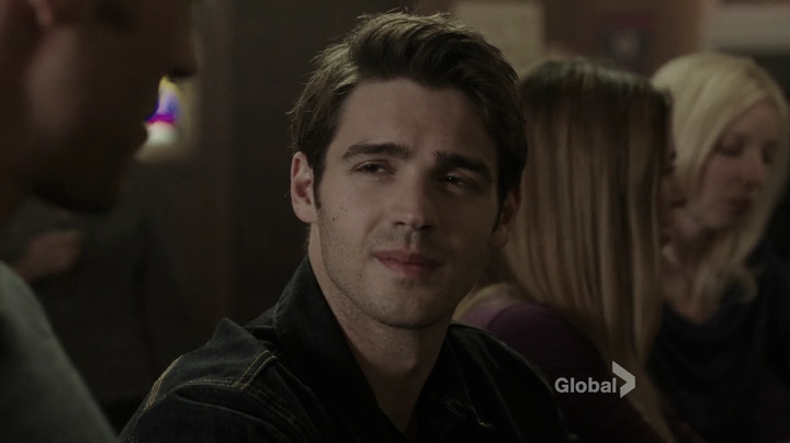 VampireDiariesWorld_dot_nl-ChigagoFire4x05-2168.jpg