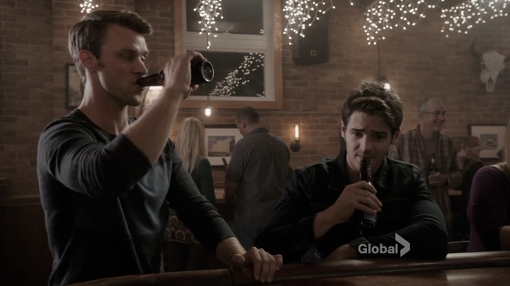 VampireDiariesWorld_dot_nl-ChigagoFire4x05-2179.jpg