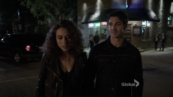 VampireDiariesWorld_dot_nl-ChigagoFire4x05-2214.jpg