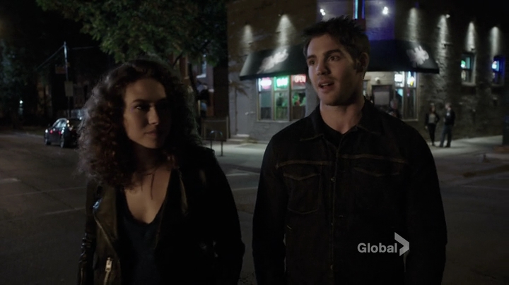 VampireDiariesWorld_dot_nl-ChigagoFire4x05-2218.jpg