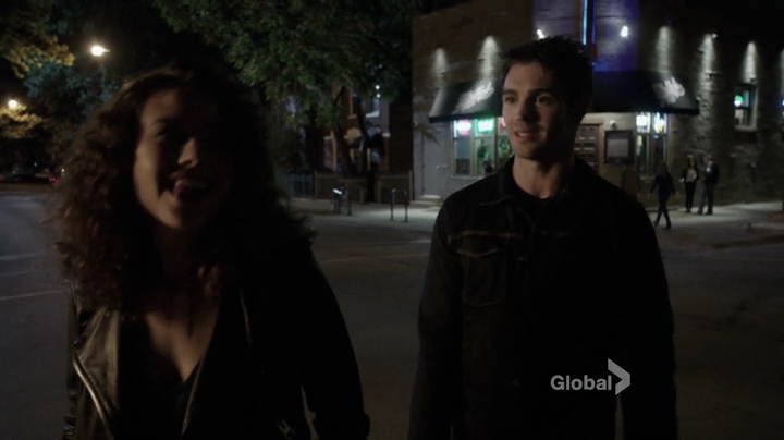 VampireDiariesWorld_dot_nl-ChigagoFire4x05-2224.jpg