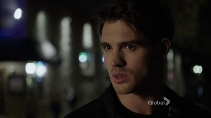 VampireDiariesWorld_dot_nl-ChigagoFire4x05-2228.jpg