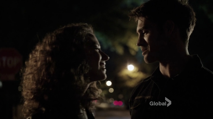 VampireDiariesWorld_dot_nl-ChigagoFire4x05-2235.jpg