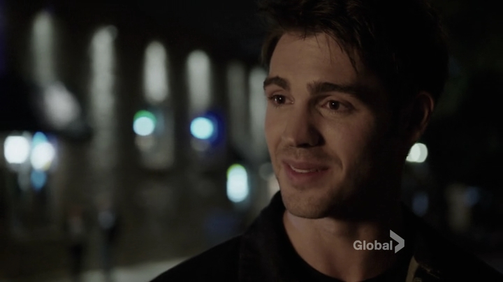 VampireDiariesWorld_dot_nl-ChigagoFire4x05-2242.jpg