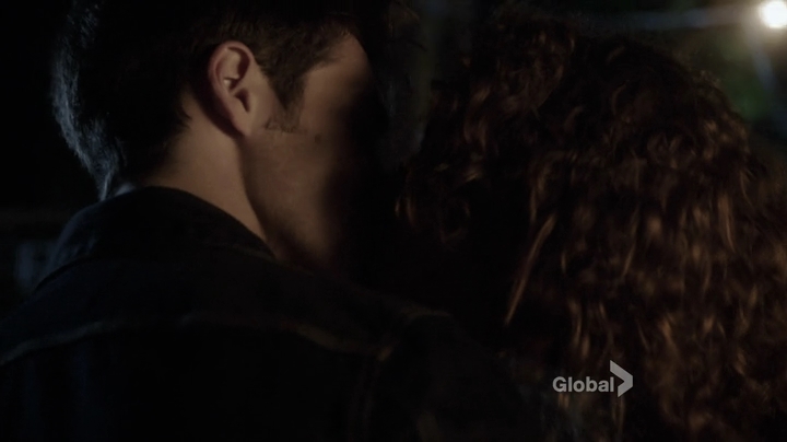 VampireDiariesWorld_dot_nl-ChigagoFire4x05-2248.jpg