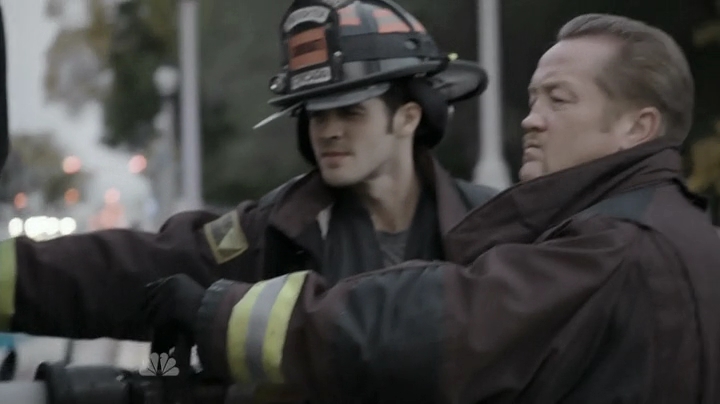 VampireDiariesWorld-dot-nl_ChigagoFire4x08-0416.jpg