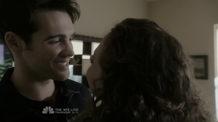 VampireDiariesWorld-dot-nl_ChigagoFire4x08-1421.jpg