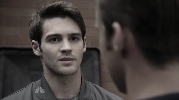 vampirediariesworld_dot_nl-ChigagoFire4x09-0725.jpg