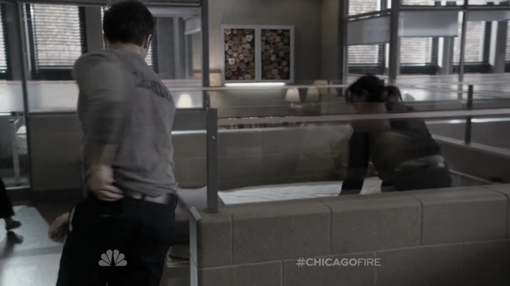 vampirediariesworld_dot_nl-ChigagoFire4x09-1016.jpg