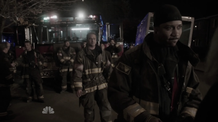 vampirediariesworld_dot_nl-ChigagoFire4x09-1385.jpg