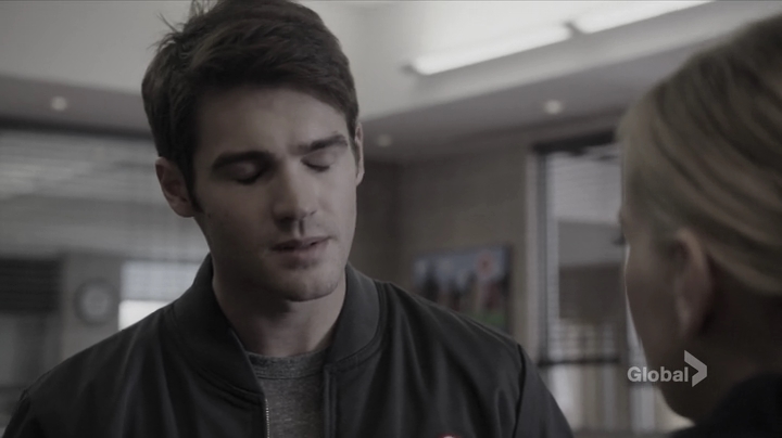 vampirediariesworld_dot_nl-ChigagoFire4x10-1581.jpg