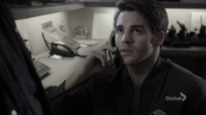 vampirediariesworld_dot_nl-ChigagoFire4x11-0861.jpg
