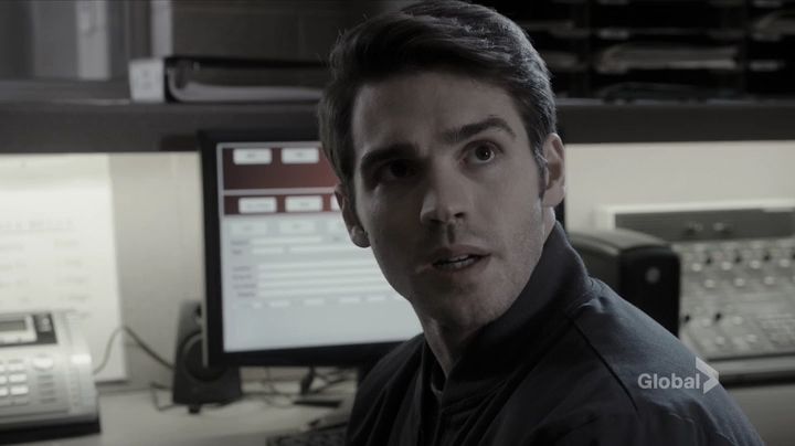 vampirediariesworld_dot_nl-ChigagoFire4x11-0865.jpg