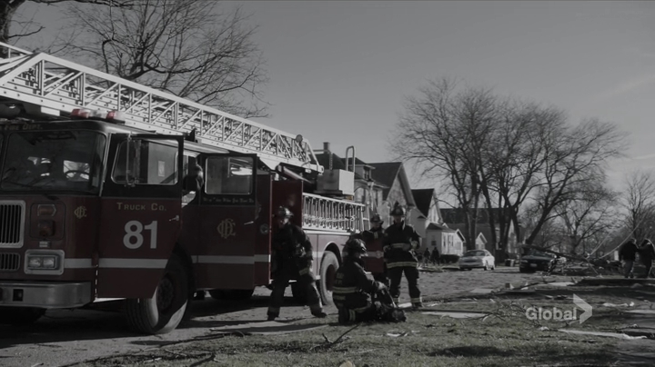 vampirediariesworld_dot_nl-ChigagoFire4x11-1346.jpg