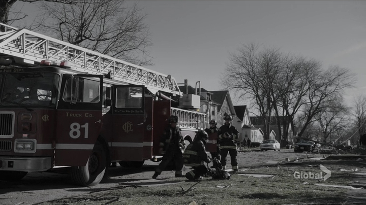 vampirediariesworld_dot_nl-ChigagoFire4x11-1347.jpg