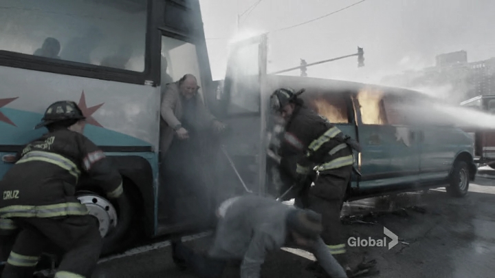 vampirediariesworld_dot_nl-ChigagoFire4x12-0392.jpg