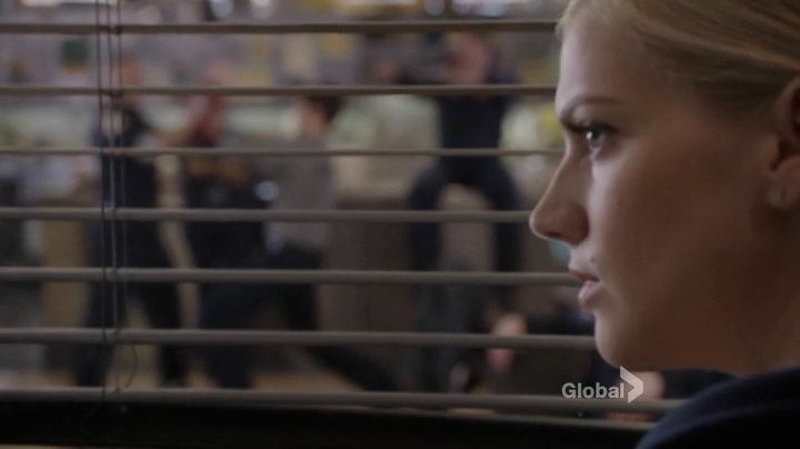 VampireDiariesWorld_dot_nl-ChigagoFire4x13-774.jpg