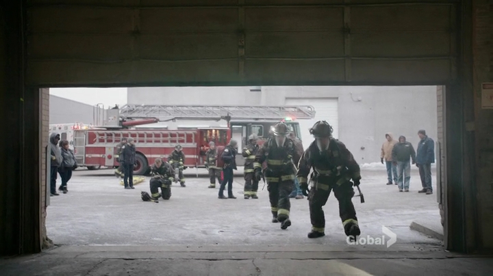 VampireDiariesWorld_dot_nl-ChigagoFire4x14-0854.jpg