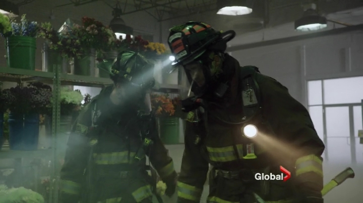 VampireDiariesWorld_dot_nl-ChigagoFire4x14-0913.jpg