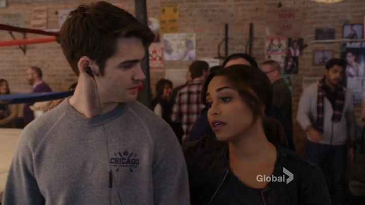 VampireDiariesWorld_dot_nl-ChigagoFire4x14-1217.jpg