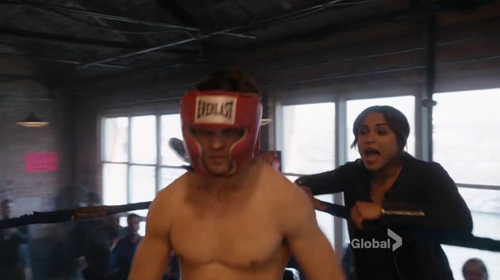 VampireDiariesWorld_dot_nl-ChigagoFire4x14-1288.jpg