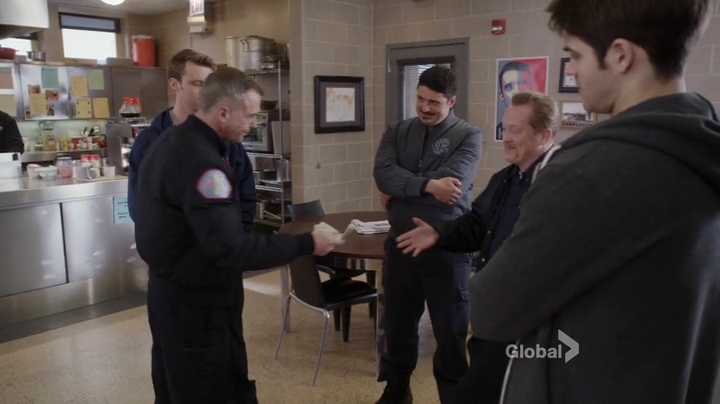 VampireDiariesWorld_dot_nl-ChigagoFire4x14-1731.jpg