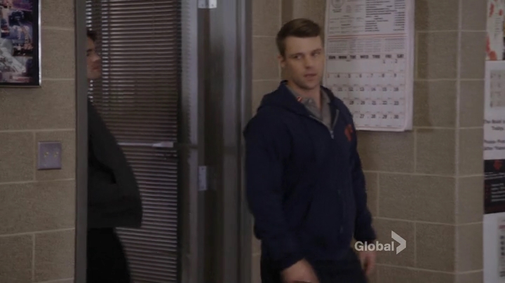 VampireDiariesWorld_dot_nl-ChigagoFire4x15-597.jpg