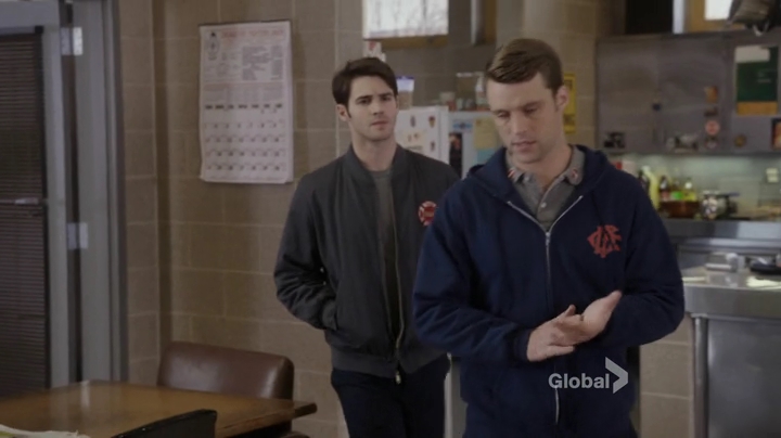 VampireDiariesWorld_dot_nl-ChigagoFire4x15-599.jpg