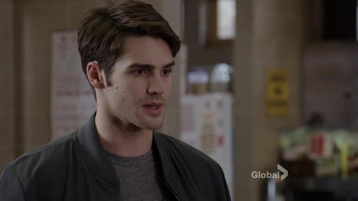 VampireDiariesWorld_dot_nl-ChigagoFire4x15-629.jpg