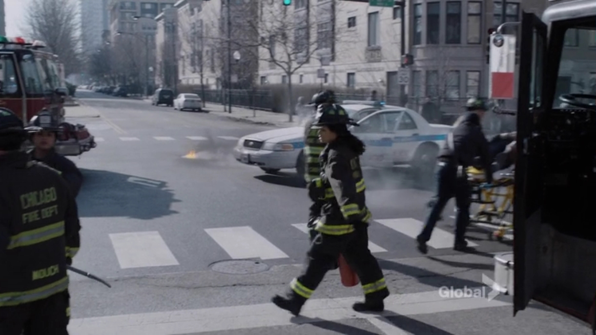 VampireDiariesWorld_dot_nl-ChigagoFire4x16-0344.jpg