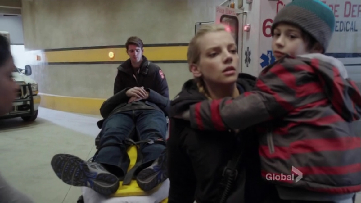 VampireDiariesWorld_dot_nl-ChigagoFire4x16-0384.jpg