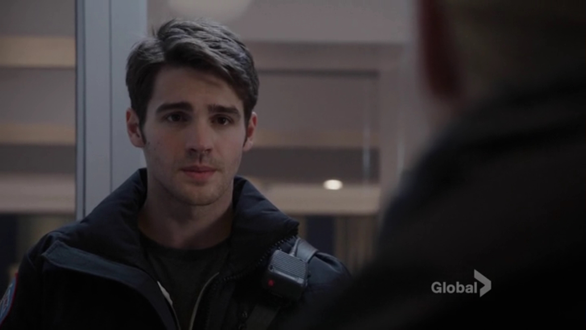 VampireDiariesWorld_dot_nl-ChigagoFire4x16-1011.jpg
