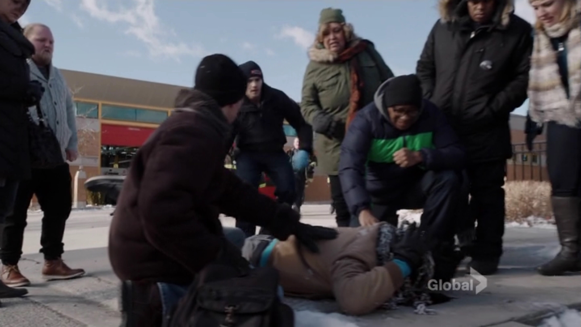 VampireDiariesWorld_dot_nl-ChigagoFire4x16-1209.jpg