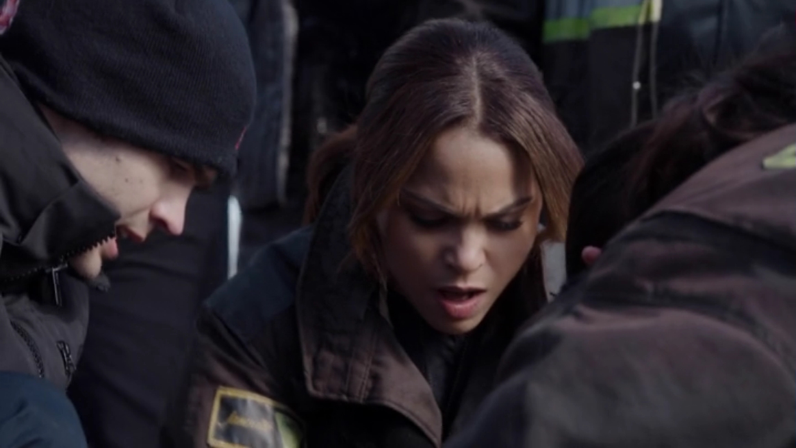 VampireDiariesWorld_dot_nl-ChigagoFire4x16-1223.jpg