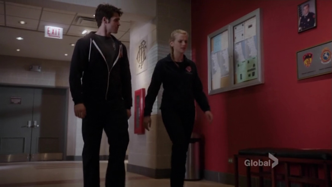 VampireDiariesWorld_dot_nl-ChigagoFire4x16-1622.jpg