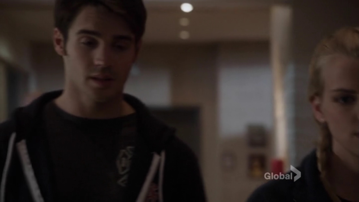 VampireDiariesWorld_dot_nl-ChigagoFire4x16-1630.jpg