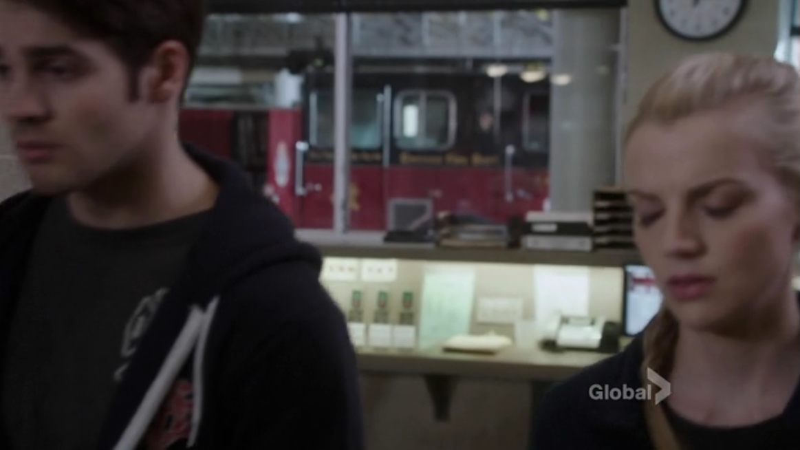 VampireDiariesWorld_dot_nl-ChigagoFire4x16-1638.jpg