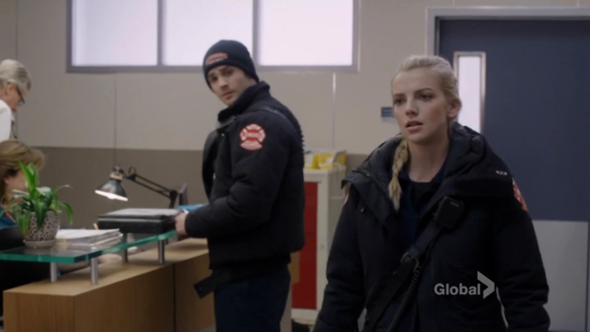 VampireDiariesWorld_dot_nl-ChigagoFire4x16-1921.jpg