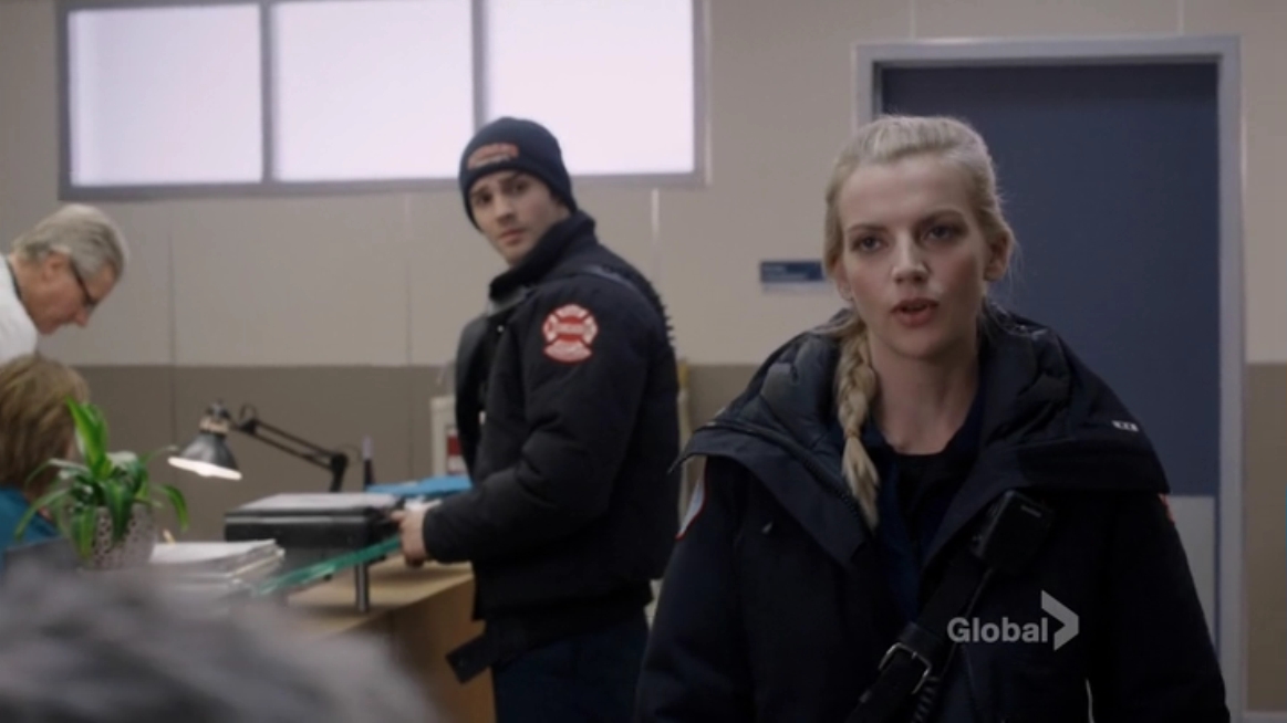 VampireDiariesWorld_dot_nl-ChigagoFire4x16-1923.jpg